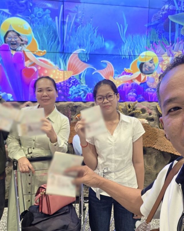 Students and parents ready to fly